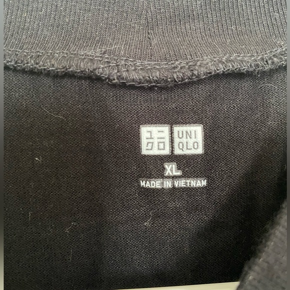 Uniqlo mock neck t-shirt- size XL - Picture 2 of 3
